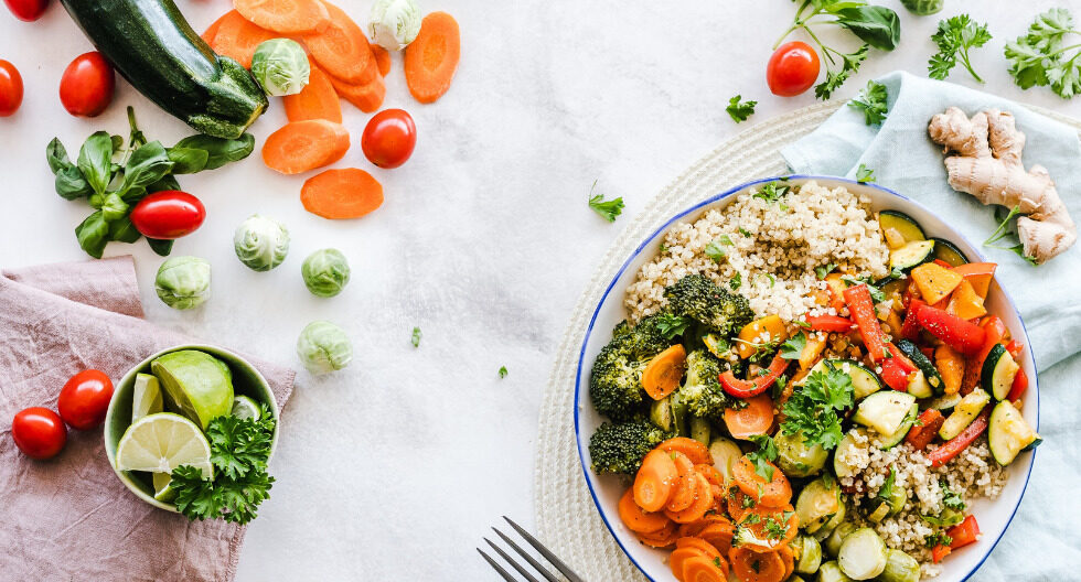 Covid-19: Consejos para cuidar tu alimentación y mantenerte saludable