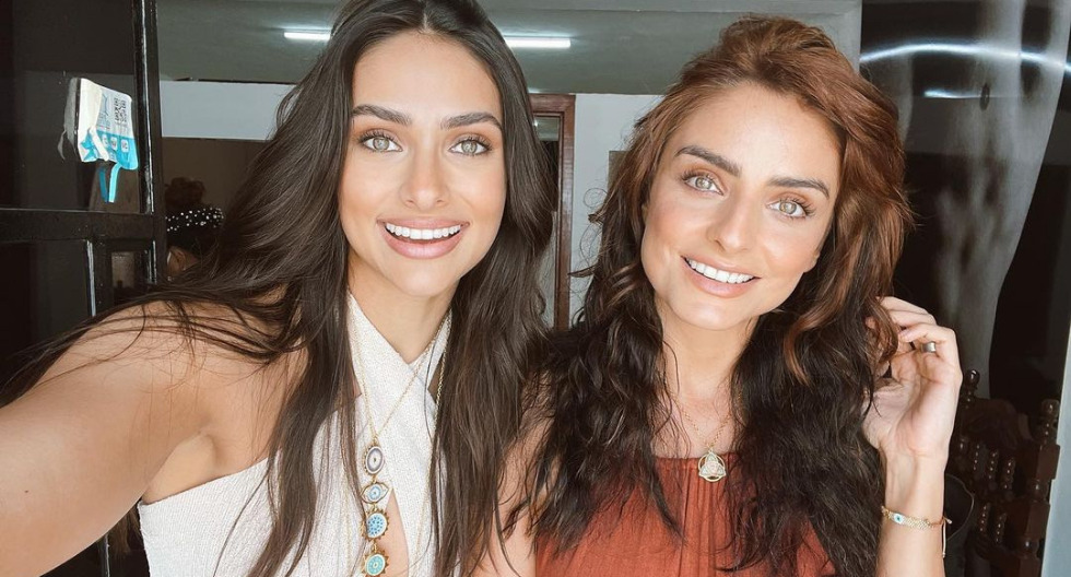 Renata Notni y Aislinn Derbez