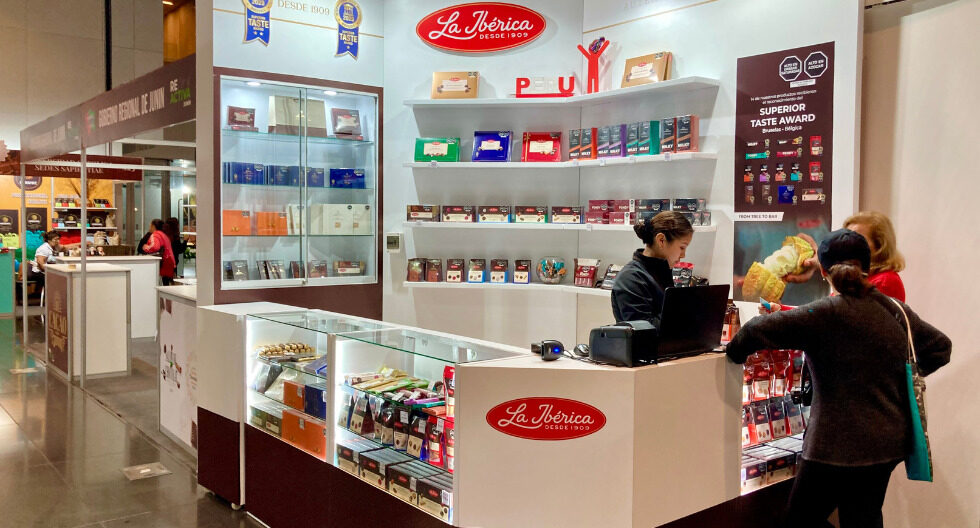 La marca tendrá en vitrina productos premiados en importante certamen como el “Superior Taste Award 2023”.
