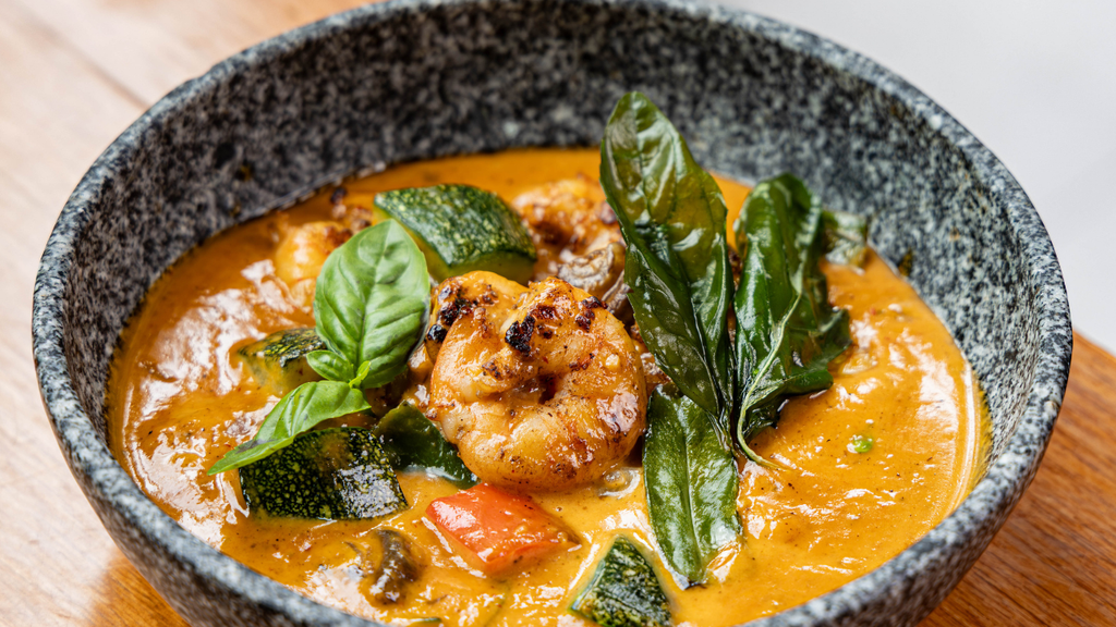Curry rojo con langostinos